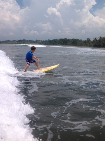 Mazi surfing
